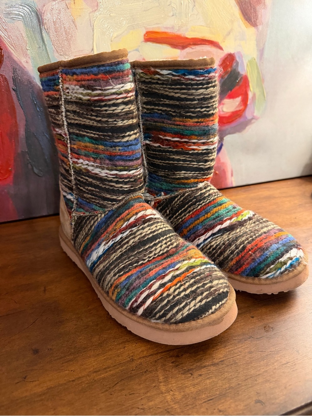 Lamo women’s groovy Striped Cozy Boots Size 11. New without tags